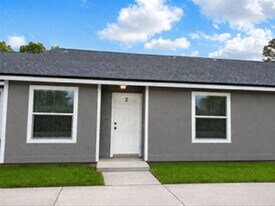 45192 S Mickler St, Unit 2 in Callahan, FL - Building Photo