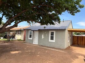 608 N Bell St in Brownfield, TX - Building Photo