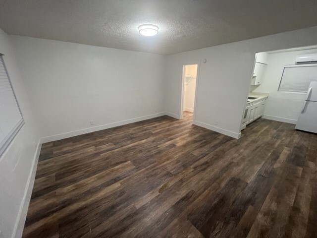 1821 Thomas St in Hollywood, FL - Foto de edificio - Building Photo