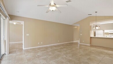 8410 N Lagoon Dr in Panama City, FL - Building Photo - Building Photo