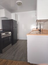 1150 Manhattan Beach Blvd, Unit 7 in Manhattan Beach, CA - Foto de edificio - Building Photo