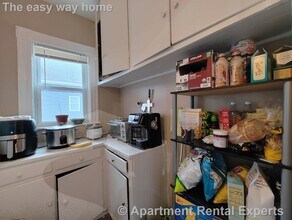 9 Medford St, Unit #2 in Medford, MA - Foto de edificio - Building Photo