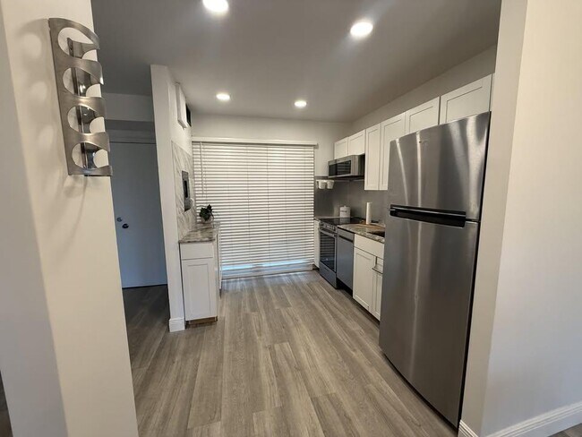 719 S Beach St in Daytona Beach, FL - Building Photo - Building Photo