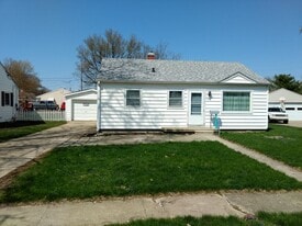 1207 Parkway Ct in Lafayette, IN - Building Photo