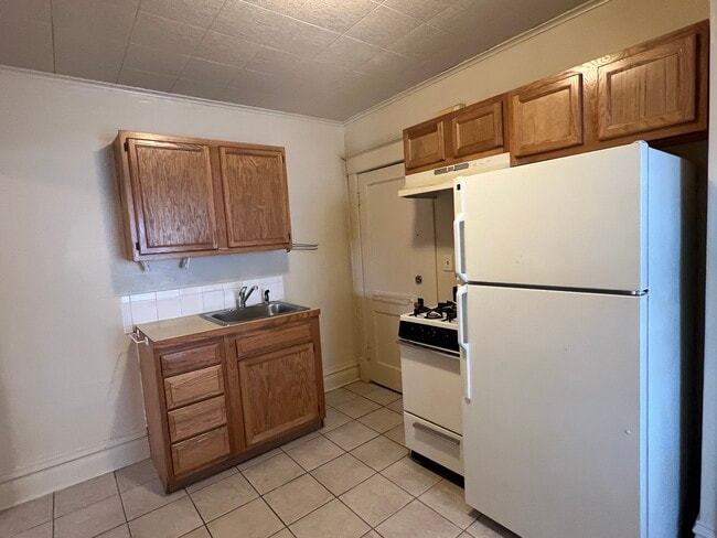 222 Lafayette Ave NE, Unit 2 in Grand Rapids, MI - Foto de edificio - Building Photo