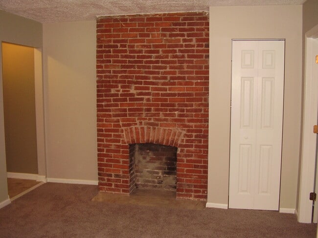 5523 Ellsworth Ave, Unit B4 in Pittsburgh, PA - Building Photo - Building Photo