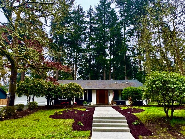 property at 6810 Topaz Dr SW