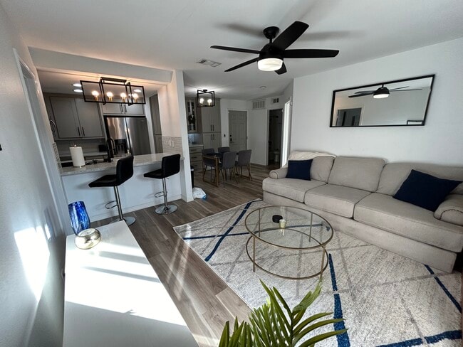 3078 Broadway, Unit 314 in San Diego, CA - Building Photo - Building Photo