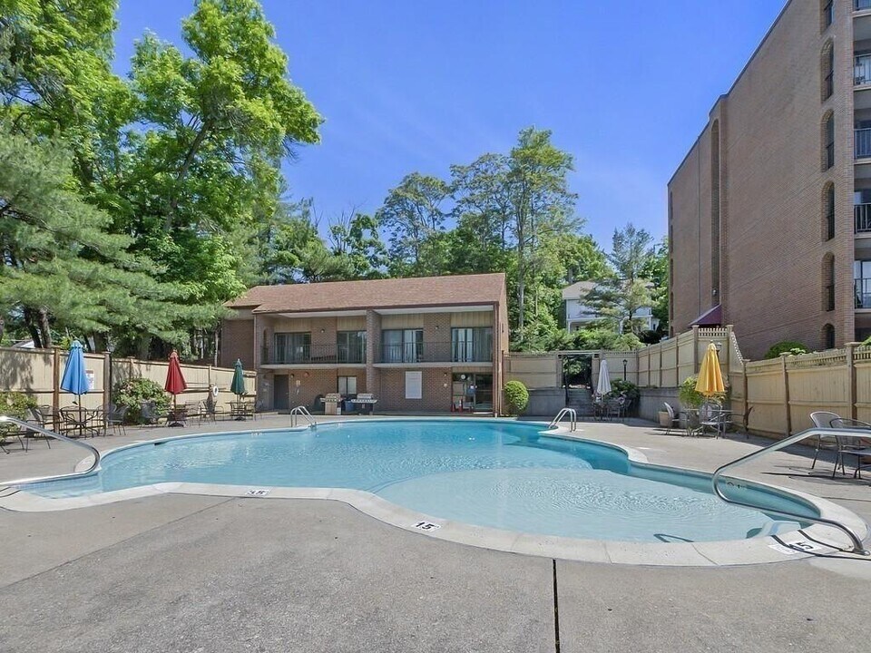 190 High St, Unit 109 in Medford, MA - Building Photo