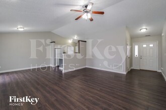 7655 Hidden Valley Ln in Indianapolis, IN - Building Photo - Building Photo