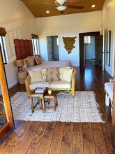 837 4th St, Unit Main in Encinitas, CA - Building Photo - Building Photo