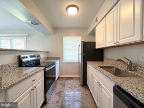 9528 Hagel Cir in Lorton, VA - Building Photo - Building Photo