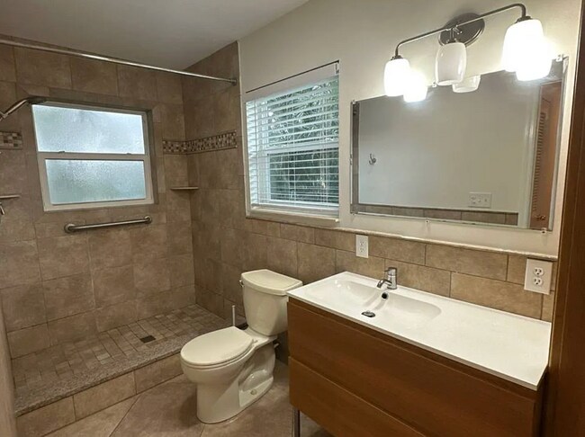 4390 Maple St NE in St. Petersburg, FL - Building Photo - Building Photo