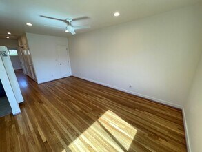285 Estrella St, Unit 285 Estrella in Ventura, CA - Building Photo - Building Photo