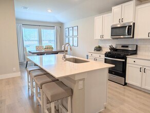 5627 Jewel Curv in San Antonio, TX - Building Photo - Building Photo