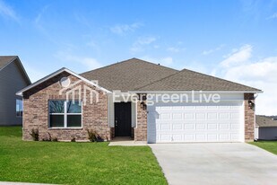 2101 S Lakin Ln in Claremore, OK - Building Photo