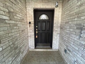 1305 Glen Ln in Laredo, TX - Building Photo - Building Photo