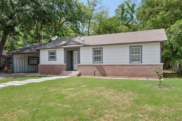 property at 106 E Grove St