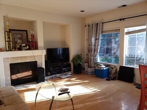 41077 Pementel Ct, Unit David in Fremont, CA - Building Photo - Building Photo
