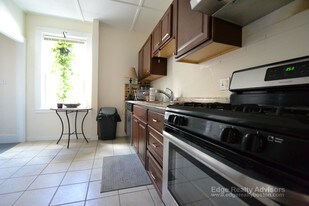 80 Fairbanks St, Unit 2 in Boston, MA - Building Photo