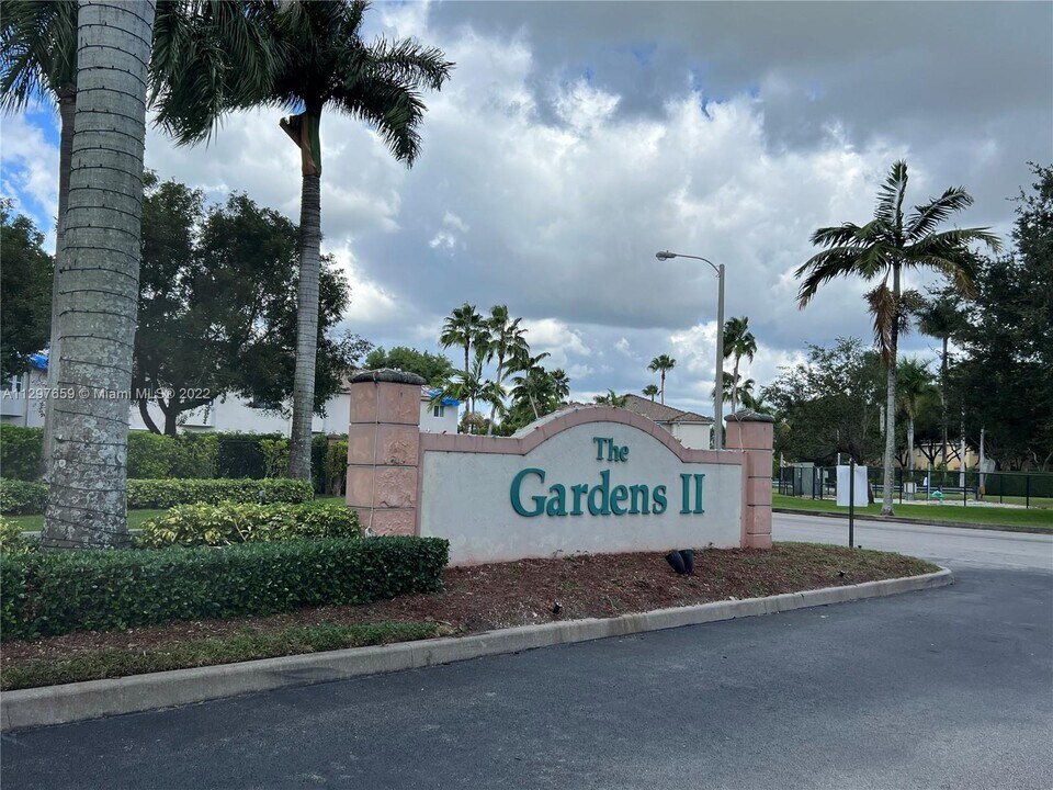 2931 SE 13th Ave-Unit -105 in Homestead, FL - Building Photo
