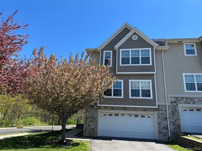 16 David Lester Dr in Monroe, NY - Building Photo - Building Photo
