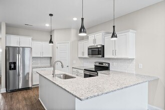 216 Drayton Dr in Clarksville, TN - Foto de edificio - Building Photo