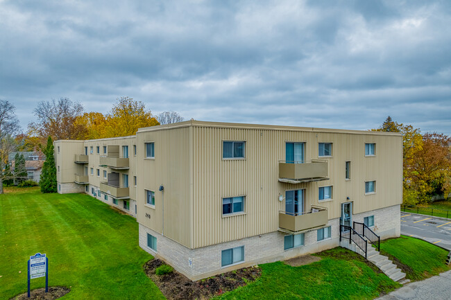 Pioneer Apartments in Guelph, ON - Building Photo - Building Photo