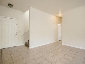 6102 Reicher Dr in Austin, TX - Foto de edificio - Building Photo