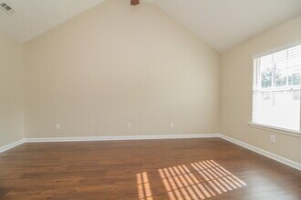2244 Rosecran Cir in La Vergne, TN - Building Photo - Building Photo
