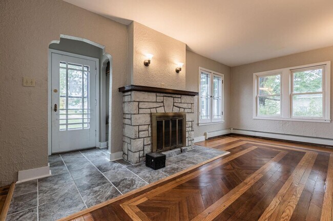 property at 1830 Green Bay St