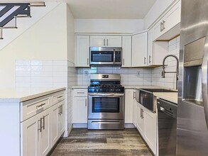 7445 Troost Ave in Los Angeles, CA - Building Photo - Building Photo