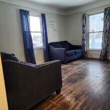 19024 Moross Rd in Detroit, MI - Building Photo - Building Photo