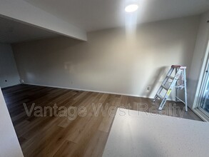 679 McClure Rd in Kelowna, BC - Building Photo - Building Photo