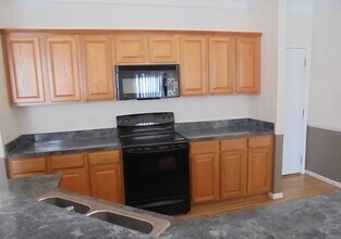 2033 Cliffvale Dr in High Point, NC - Building Photo - Building Photo