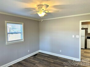 2121 Charlotte Hwy in Mooresville, NC - Building Photo - Building Photo