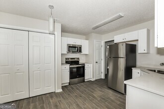 1065 Garrison Ct in Jonesboro, GA - Building Photo - Building Photo