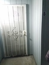 118 W Beverly Pl, Unit B in Tracy, CA - Building Photo - Building Photo