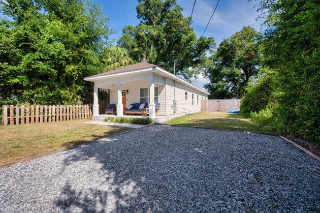 208 E Yonge St in Pensacola, FL - Building Photo - Building Photo