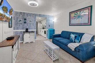 2001 S Ocean Blvd in Myrtle Beach, SC - Foto de edificio - Building Photo