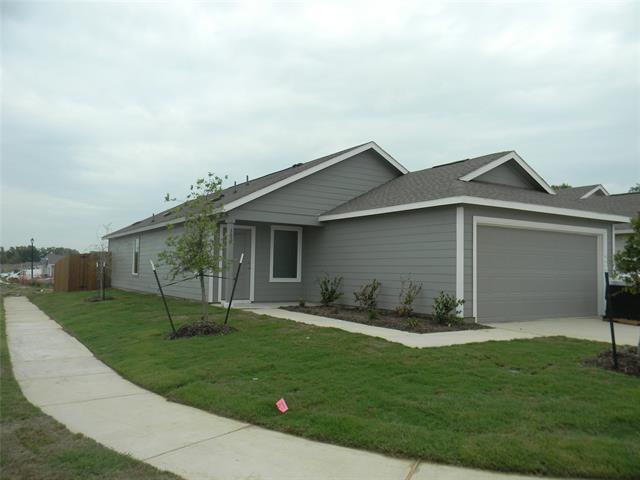 300 Sycamore Pl in Wilmer, TX - Building Photo - Building Photo