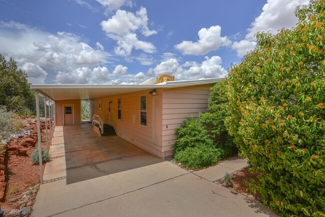 401 Sunset Hills Dr in Sedona, AZ - Building Photo - Building Photo