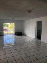 992 E 18th St in Hialeah, FL - Building Photo - Building Photo