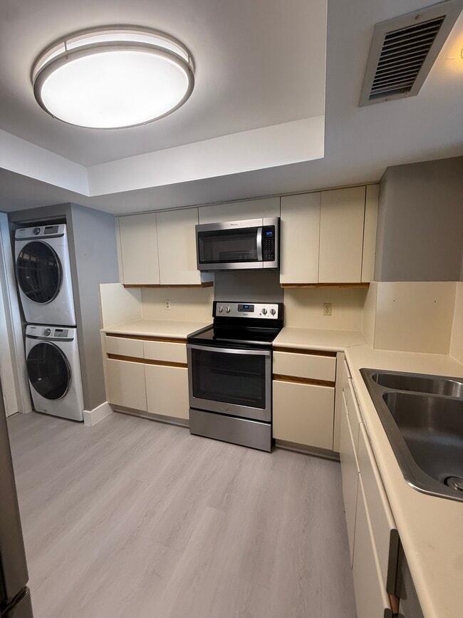 1500 Atlantic Blvd, Unit 208 in Key West, FL - Building Photo - Building Photo