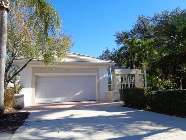 1354 Tearose Pl in Sarasota, FL - Building Photo - Building Photo