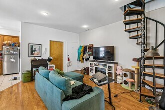 303-05 S 11th St in Philadelphia, PA - Building Photo - Building Photo