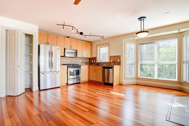 319 Summit Ave E in Seattle, WA - Building Photo - Building Photo