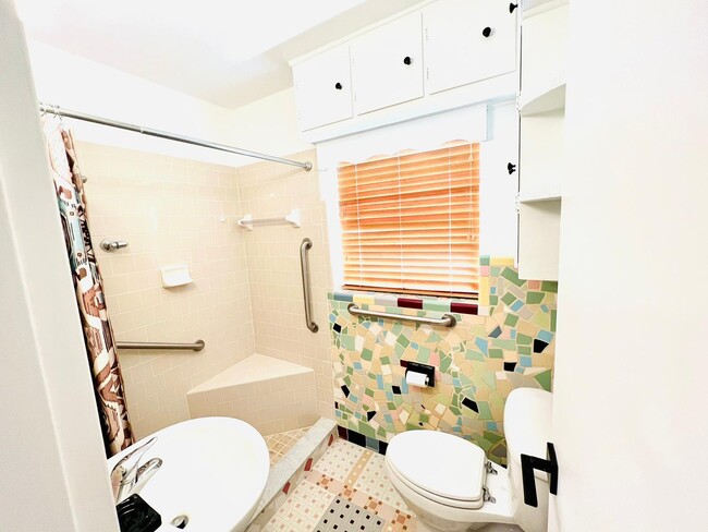 1053 Ellis Rd S in Jacksonville, FL - Building Photo - Building Photo