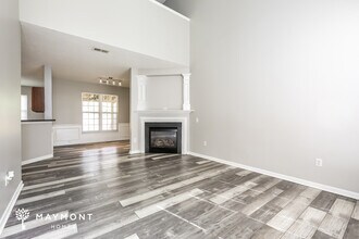 9 Joggins Dr in Simpsonville, SC - Foto de edificio - Building Photo