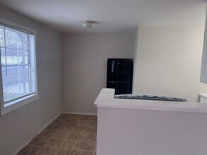 912 S Noland Rd in Independence, MO - Building Photo - Building Photo